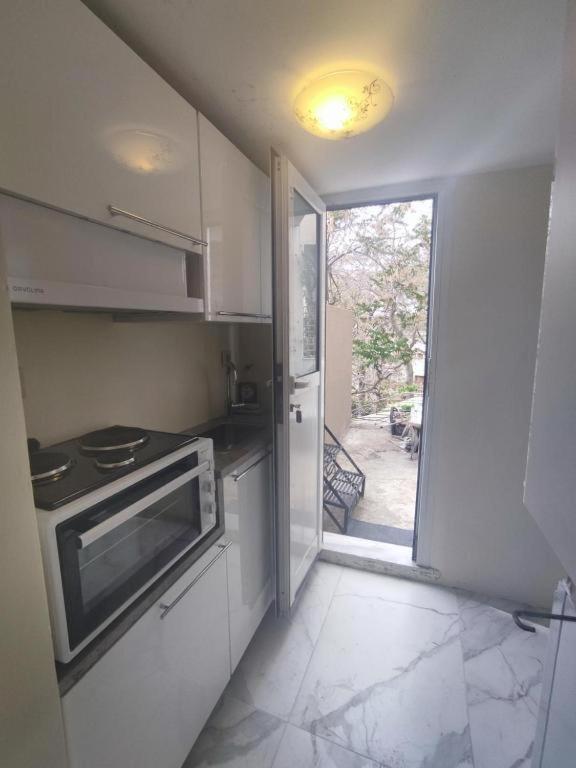 Center Small Penthouse *
